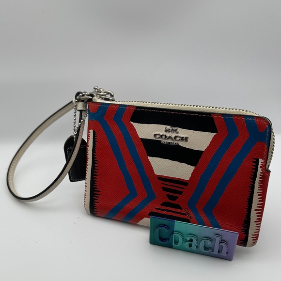 EUC Coach Fire Dance Corner Wristlet with Hangtag - Picture 8 of 11